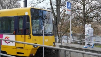 Tödlicher Streit in Stuttgart: Dreizehnjähriger schubst Zwölfjährigen vor Bahn