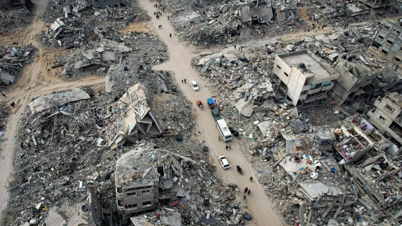 Ein Drohnenfoto zeigt vertriebene Palästinenser, die nach Rafah im Gazastreifen zurückkehren, einen Tag nach Inkrafttreten des Abkommens über eine Waffenruhe zwischen Israel und der Hamas.