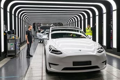 Vier Teslas in Berlin brennen – LKA ermittelt