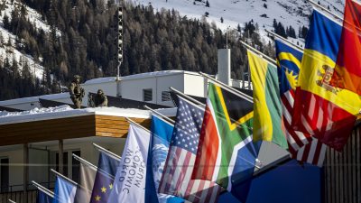 Davos: Millionäre wollen Steuern für Superreiche