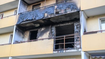 Bei Wohnungsbrand in Frankfurt sterben drei Menschen – 13 Bewohner gerettet