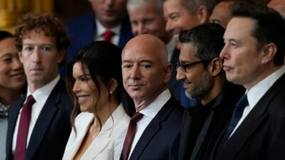 Unter den Gästen bei Trumps Amtseinführung: Mark Zuckerberg (l-r), Lauren Sanchez und ihr Partner Jeff Bezos, Sundar Pichai und Elon Musk.