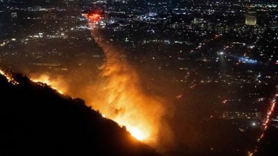 Auch die Hollywood Hills sind von den Flammen betroffen.