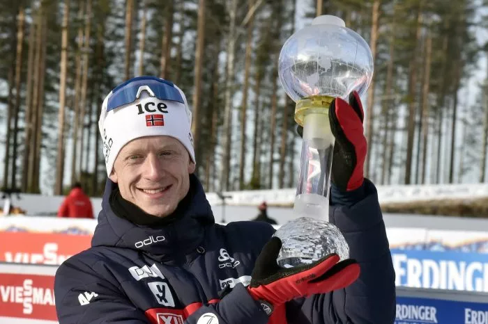 Johannes Thingnes Bö gewann bisher fünfmal den Gesamtweltcup.