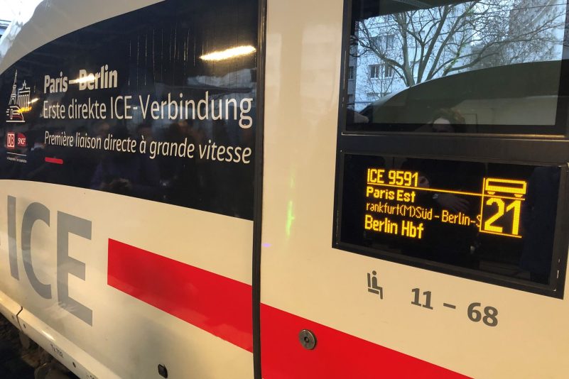 Grenzüberschreitende Strecken wie die zwischen Berlin und Paris werden der Bahn zufolge immer beliebter. (Archivbild)