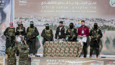 Sechs lebende Hamas-Geiseln sollen Samstag freikommen – grünes Licht für weitere Verhandlungen