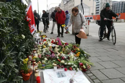 Nach Anschlag in München: Zweijährige und ihre Mutter gestorben