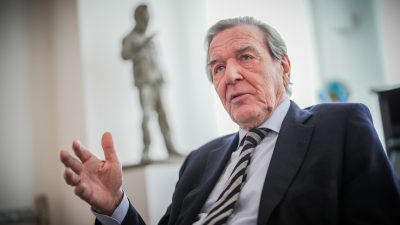 Altkanzler Schröder begibt sich mit Burnout in Klinik