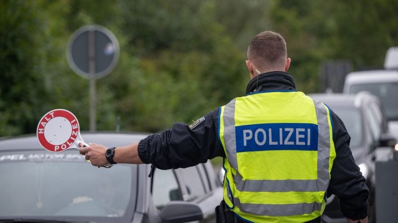 Inzwischen gibt es stationäre Kontrollen an allen deutschen Landgrenzen.