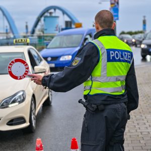 Wegen Zurückweisung von Migranten: Hitzige Debatte in Polen über Deutschlands Grenzkontrollen
