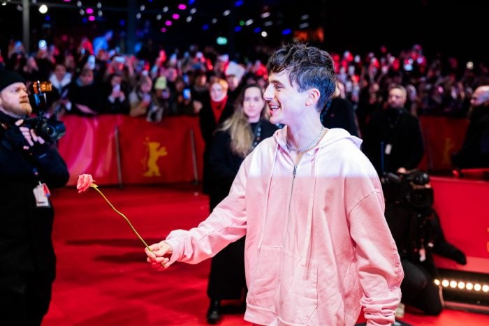 Chalamet kam am Valentinstag - und bekam ein passendes Geschenk.