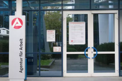 Weniger Fachkräfte gefragt wegen Wirtschaftsflaute