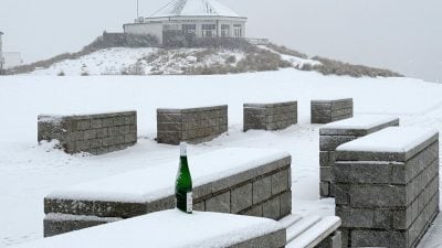 Tief bringt Schnee und Glätte nach Deutschland