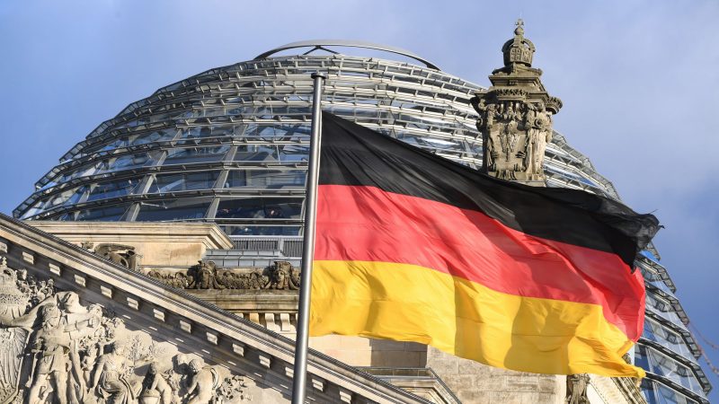 In zwei Wochen wird der Bundestag neugewählt - die Rangfolge der Parteien in der Wählergunst blieb laut Umfragen zuletzt weitgehend stabil. (Archivbild)