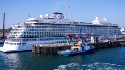 Die «Viking Star» - hier im Hafen von Rügen - macht einen Bogen um die erdbebengeplagte Insel Santorini. (Archivfoto)