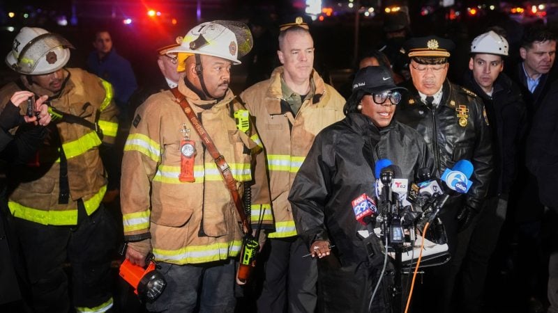 Philadelphias Bürgermeisterin Cherelle Parker teilte mit, alle sechs Menschen an Bord der Maschine seien ums Leben gekommen.