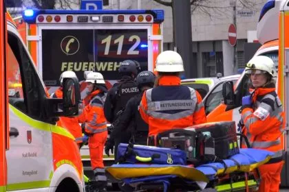 Schüsse am Bielefelder Gericht: Eine Festnahme - Polizeieinsatz dauert an