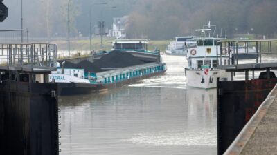 Moselschleuse acht Wochen nach Unfall wieder in Betrieb