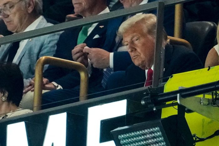 Erstmals war ein US-Präsident im Super-Bowl-Stadion