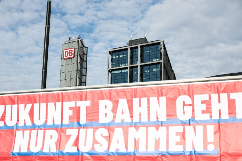 Bahn und EVG verhandeln bereits seit mehreren Tagen.