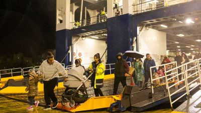 Rund zwei Drittel der Einwohner sollen die Insel verlassen haben.