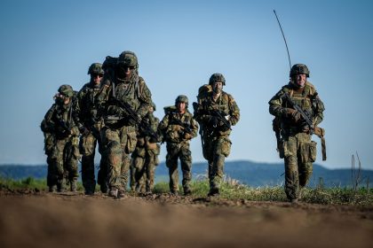 Deutschland soll seine militärischen Fähigkeiten in den kommenden Jahren nach dem jüngsten Stand der Aufrüstungspläne der Nato deutlich ausbauen. (Archivbild)