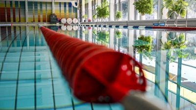 Kind stirbt beim ersten Schwimmunterricht – zwei Lehrerinnen verurteilt