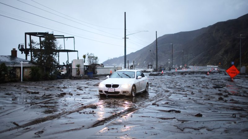 Ein heftiges Unwetter hat in der US-Metropole Los Angeles für Überschwemmungen gesorgt.