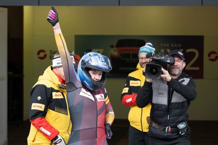 Laura Nolte jubelt. In Lillehammer gewann sie nach dem EM-Titel im Monobob auch den Zweierbob. 