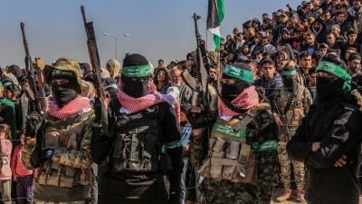 An der Inszenierung der bisherigen Geisel-Übergaben durch die Hamas entzündete sich scharfe Kritik. (Archivbild)