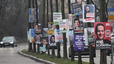 In einigen Wahlkreisen sind Kopf-an-Kopf-Rennen vorhergesagt. (Symbolbild)