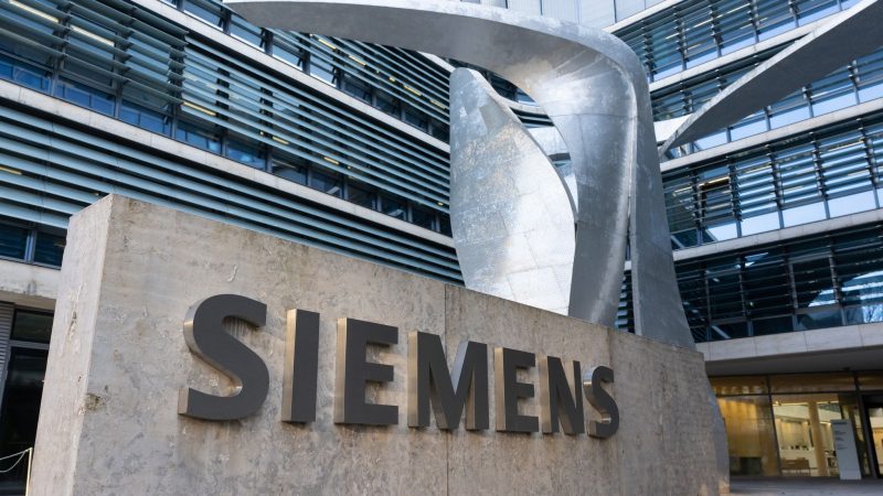 Der Technologiekonzern Siemens hat seine Tochter Innomotics verkauft.