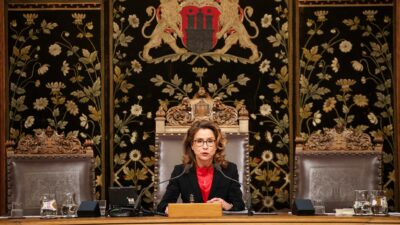 Neue Bürgerschaft in Hamburg konstituiert – mit neuer alter Präsidentin