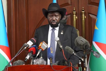 Deutschland schließt Botschaft im Südsudan – Baerbock: „am Rande des Bürgerkriegs”