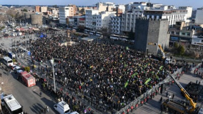 PKK verkündet Waffenruhe mit der Türkei – Freilassung von Öcalan gefordert