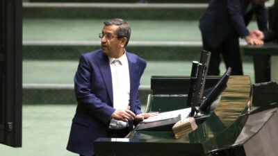 Galoppierende Inflation im Iran: Parlament entlässt Finanzminister