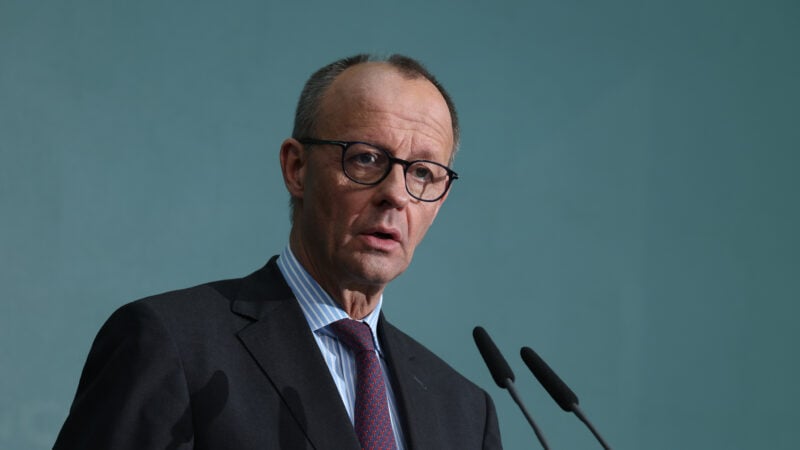 Der designierte deutsche Bundeskanzler und Vorsitzende der deutschen Christdemokraten (CDU) Friedrich Merz spricht am Tag nach der Hamburger Bürgerschaftswahl am 03. März 2025 in Berlin, Deutschland, zu den Medien.