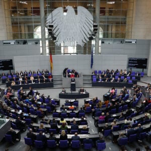 Grundgesetzänderungen: Nach 50-Milliarden-Angebot von Merz bleiben Grüne „gesprächsbereit“