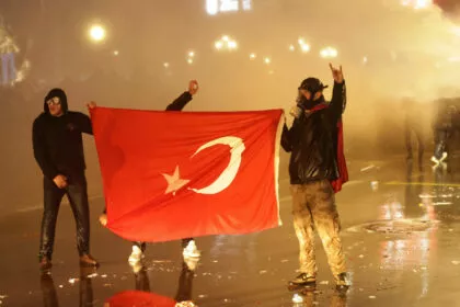 İmamoğlu ist Präsidentschaftskandidat – Massenprotest gegen Inhaftierung