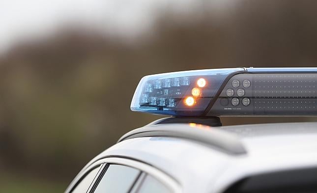 Einj-hriges-Kind-am-Steuer-auf-der-Autobahn-A6