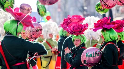 Karnevalszüge „Schull- und Veedelszöch“ ziehen durch Köln