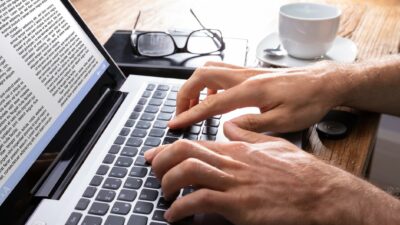 Autor unbekannt: Forscher entlarvt Fachstudien, in denen ChatGPT mitschrieb