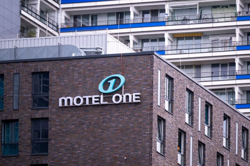 Ein Motel One in Berlin - inzwischen gibt es 99 Häuser in 13 Ländern. (Archivbild)