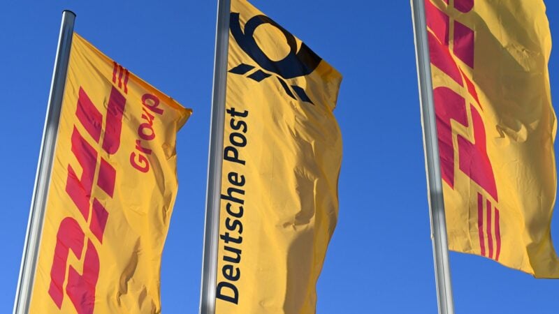 Von dem Stellenabbau ist der Brief- und Paketbereich von DHL in Deutschland betroffen. (Archivbild)