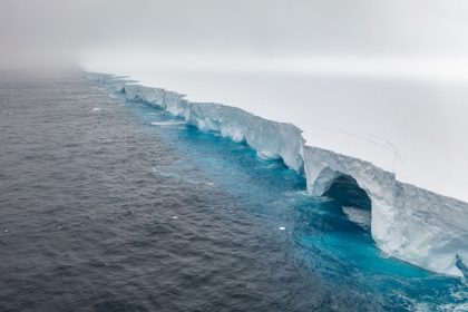 Einst der König der Meere: Wärmere Gewässer und riesige Wellen nagen am Eisberg A23a