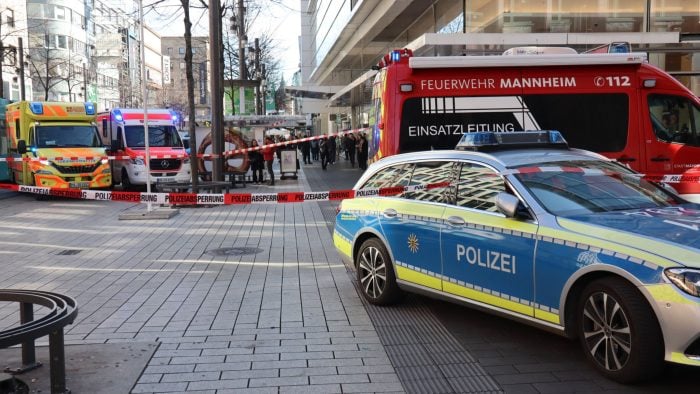 In der Innenstadt von Mannheim kam es an Rosenmontag zu einem großen Polizeieinsatz. 