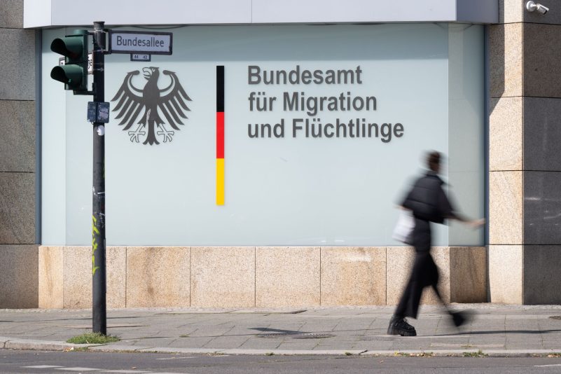 Das Bundesamt für Migration und Flüchtlinge (Bamf) - hier ein Standort in Berlin - hat seinen Hauptsitz in Nürnberg. (Symbolbild)