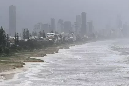 Sturm spült „goldene“ Strände in Australien teilweise weg
