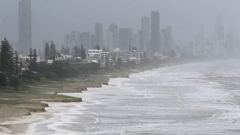 Statt Sandstrand ragen an der Gold Coast stellenweise nun meterhohe «Klippen» ins Meer.