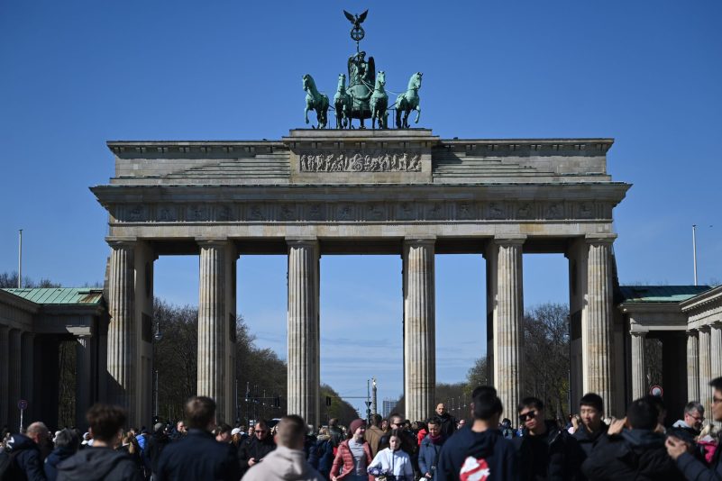 Das Brandenburger Tor gehört zu den Sehenswürdigkeiten der deutschen Hauptstadt. (Archivbild)